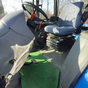 New Holland TL90 + prednji utovarivač + gajba