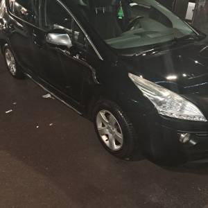 Peugeot 3008 2013. god - Automatski mjenjač, 4x4 pogonProdajem Peugeot