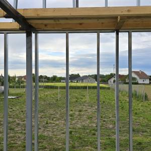 Plac s gradilištem montažne kuće 190 m2