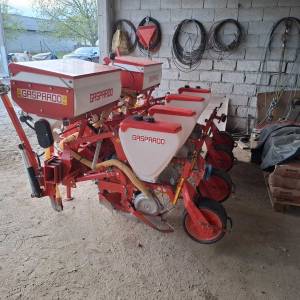 Pneumatska sijačica za kukuruz Gaspardo 4 reda