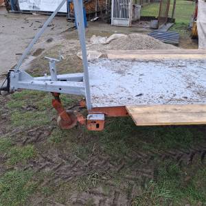 Prikolica za prijevoz rolo bala