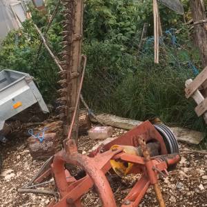 Prodaje se kosa za traktor sa manjim kvarom