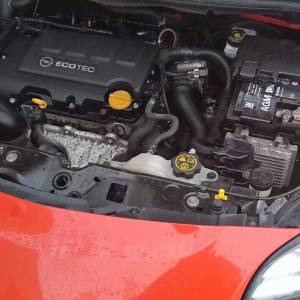 Prodaje se opel corsa 1.4 E turbo 2016g.reg.12.26.uredno servisirana