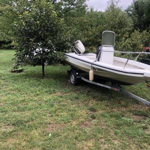 Prodajem gliser sa  prikolicom