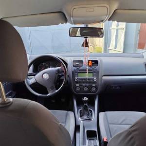 Prodajem Golf 5