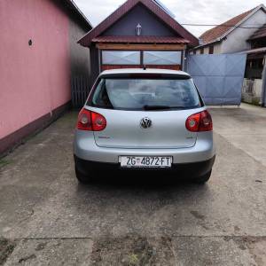 Prodajem Golf 5