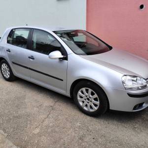 Prodajem Golf 5