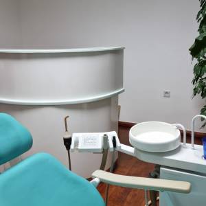 Prodajem kompletnu funkcionalnu stomatološku opremu