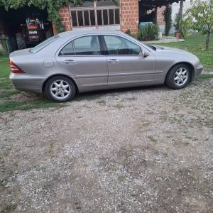 Prodajem Mercedes C200 CDI
