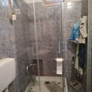 Prodajem stan u nizu