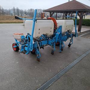 Sijačica za kukuruz MONOSEM 4 reda