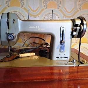 Šivaća mašina sa ormarom, BAGAT - JADRANKA, povoljno !