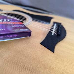 Taylor 114e gitara, top, torba