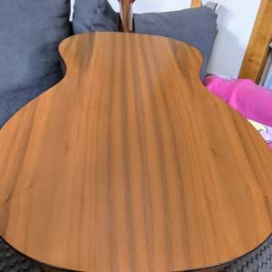 Taylor 114e gitara za lijevoruke