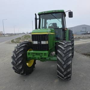 TRAKTOR JOHN DEERE 6900