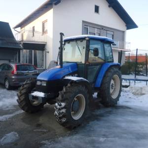 TRAKTOR NEW HOLAND  95