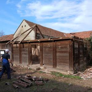 USLUZNO RUSIMO STARE OBJEKTE