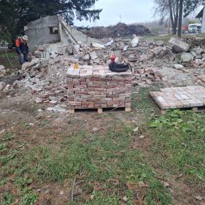 USLUZNO RUSIMO STARE OBJEKTE