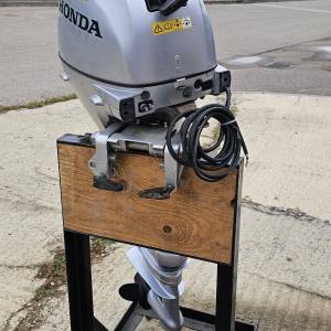 Vanbrodski motor Honda BF20