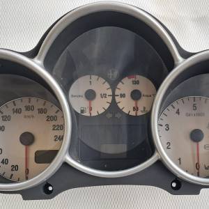 ALFA ROMEO 147 - Kilometar sat / instrument ploča