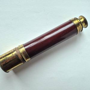 Antikni teleskop/mikroskop s kompasom