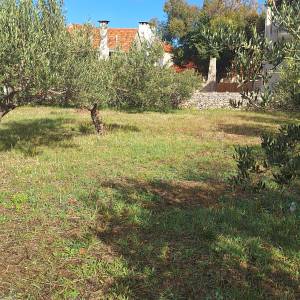 Brač, Nerežišća, građevno zemljište za prodaju,kmpletna infrastruktura