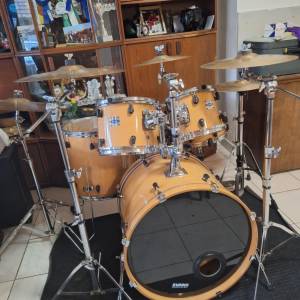 Bubnjevi Yamaha Stage Custon