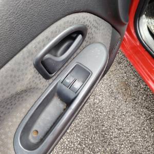 Clio STORIA 1,2 8 V 2007 REG 02/27