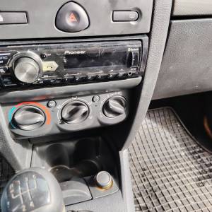 Clio STORIA 1,2 8 V 2007 REG 02/27