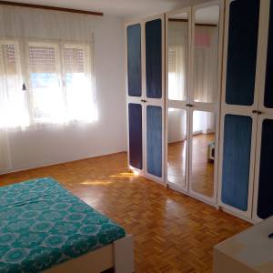 Etažni stan u kući