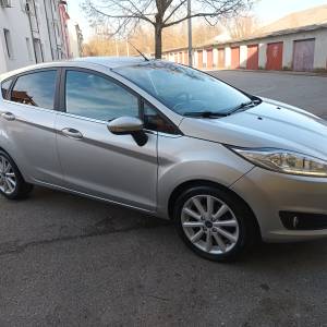 Ford Fiesta 1.5 DCi  Titanium Digitalna klima,Servisna knjiga