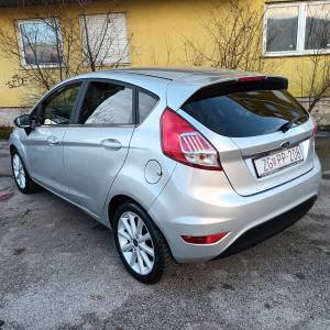 Ford Fiesta 1.5 DCi  Titanium Digitalna klima,Servisna knjiga