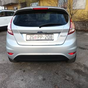 Ford Fiesta 1.5 DCi  Titanium Digitalna klima,Servisna knjiga