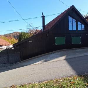 G,Stubica - Slani potok, autohtona drvena kuća 92m2, renovirana!