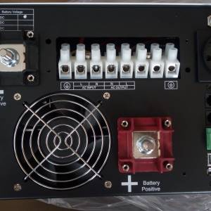 Inverter fuji EP 3000 - 2 kw. sa akumulatorrom 120 ah.