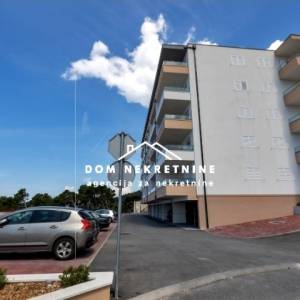 IZNAJMLJUJE SE LUKSUZNI STAN U MAKARSKOJ