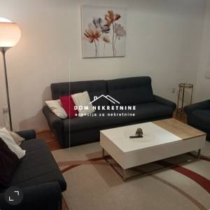 IZNAJMLJUJE SE TROSOBNI STAN U OSIJEKU U CENTRU GRADA