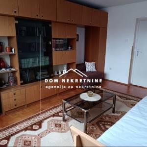 IZNAJMLJUJE SE TROSOBNI STAN U OSIJEKU U CENTRU GRADA