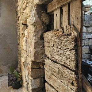 Kamena kuća 23 m2 – centar Kaštel Sućurca, 50 m od mora