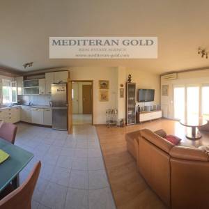 Kaštel Lukšić, kuća u nizu za prodaju