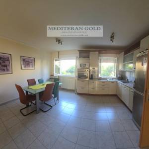 Kaštel Lukšić, kuća u nizu za prodaju