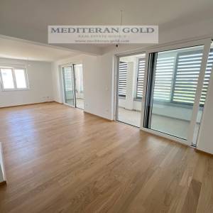 Kaštel Štafilić, novogradnja, trosoban stan blizu mora