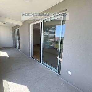 Kaštel Štafilić, novogradnja, trosoban stan blizu mora