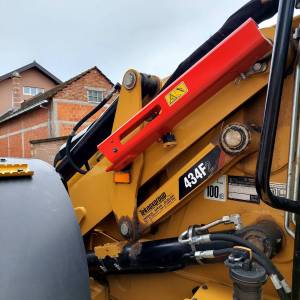 Kombinirka Caterpillar 434F2