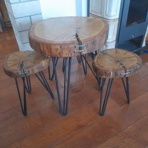 Komplet stolić i 4 stolčića