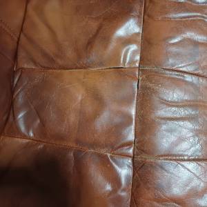 Kožna garnitura + stolić