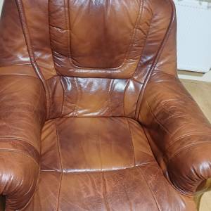 Kožna garnitura + stolić