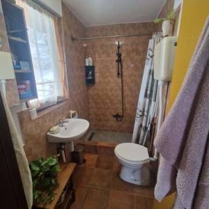 Kuća na osami,5000kvadrata,blizina Toplica i autoputa