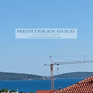 Kuća za prodaju, Kaštel Kambelovac, veliko zemljište