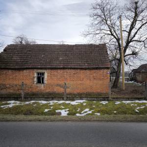 Kuća za rušenje, dvorište, vrt, voćnjak, oranica- imanje u Beljevini